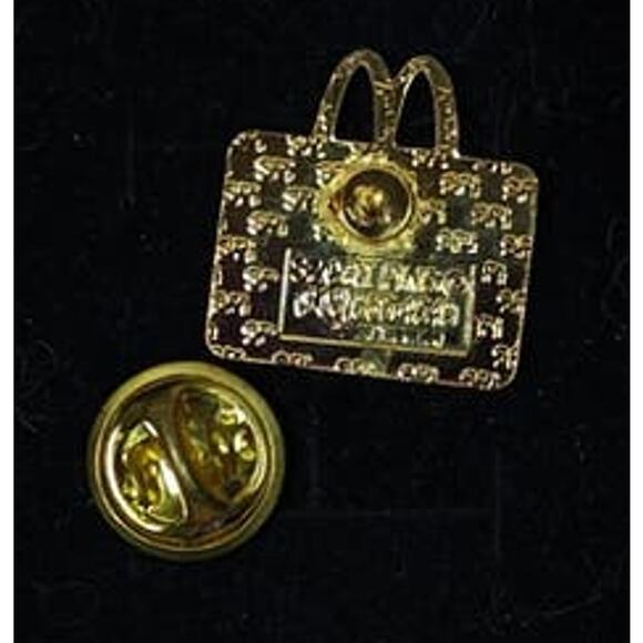 McDonald's Clutter Busters Norfolk Region Pin - New - Picture 2 of 3